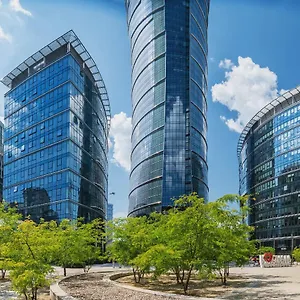 P&O Apartments Plac Europejski Апартаменты
